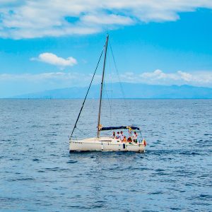 Rejs kameralnym jachtem