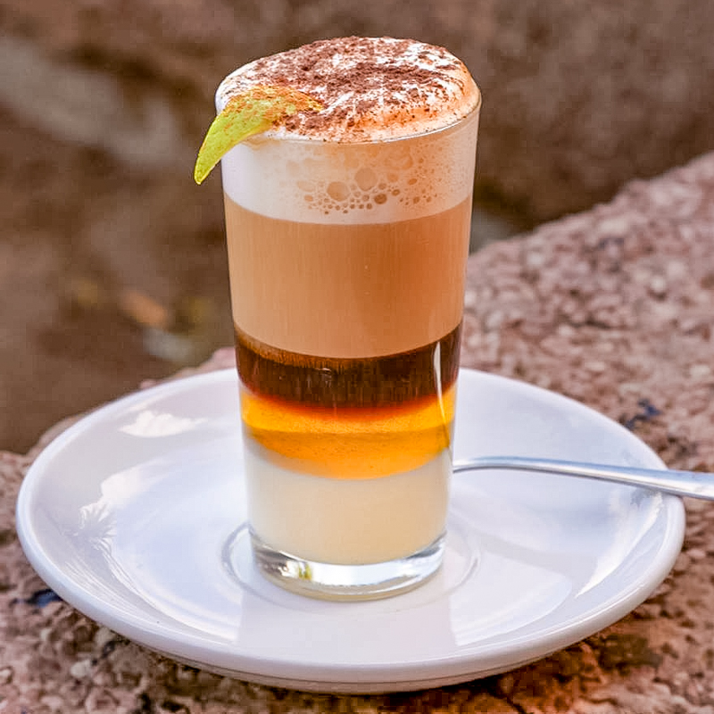 AtrakcyjnaTeneryfa - barraquito-1 Kuchnia na Teneryfie - kawa barraquito